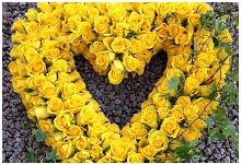 corazones de flores para velación y/o funeral en guatemala