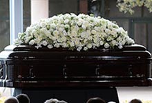 flores blancas para funeral